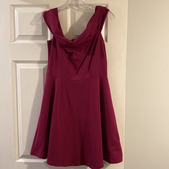 Lulu’s - M - Mini Dress - Picture 2 of 4